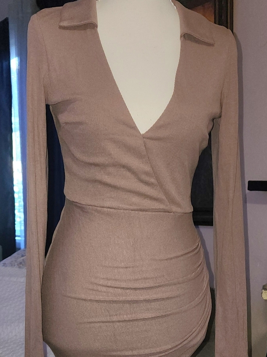 Princess Polly Dresses & Skirts - Princess Polly Taupe Long Sleeve V-Neck Bodycon Dress Sz 4